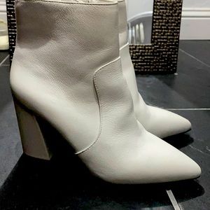 Gianni Bini white boots